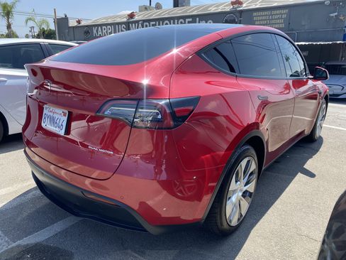 Used 2021 Tesla Model Y Long Range AWD/4WD image 9