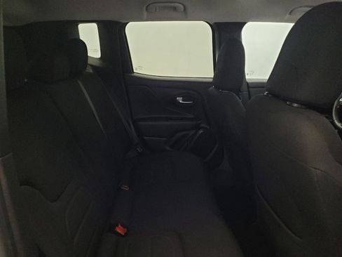 Used 2022 Jeep Renegade Latitude AWD/4WD image 19