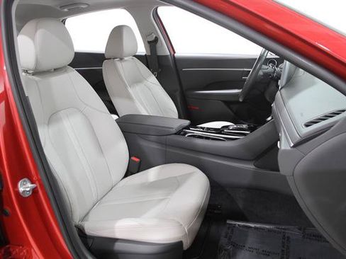 Used 2020 Hyundai Sonata SEL w/ Premium + Sunroof Package FWD image 16