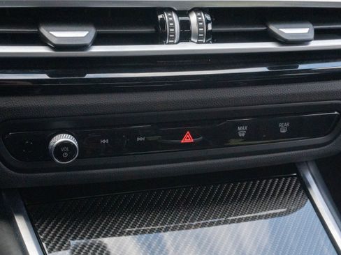 Used 2024 BMW M2 w/ Lighting Package image 27