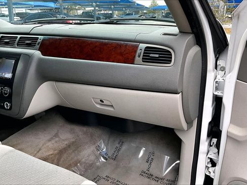 Used 2009 GMC Yukon XL SLE w/ Convenience Package image 18