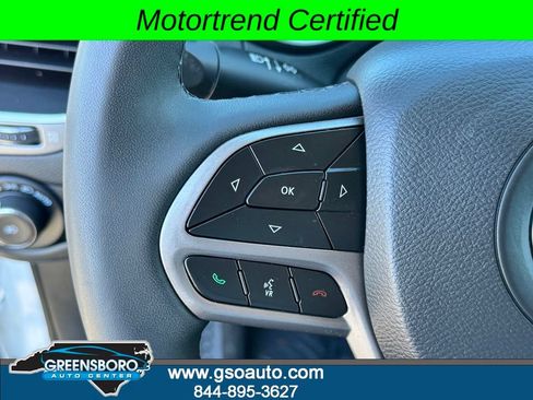 Used 2022 Jeep Cherokee Latitude Lux AWD/4WD image 13