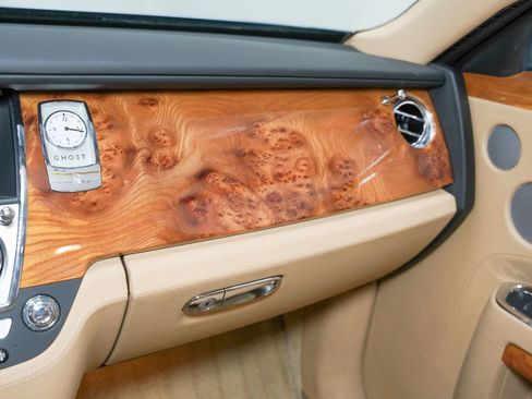 Used 2011 Rolls-Royce Ghost RWD image 47