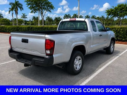 Used 2023 Toyota Tacoma SR RWD image 4