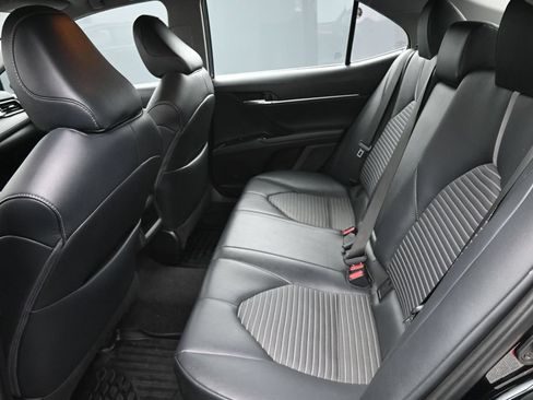 Used 2019 Toyota Camry SE w/ Protection Package (Q2) FWD image 12