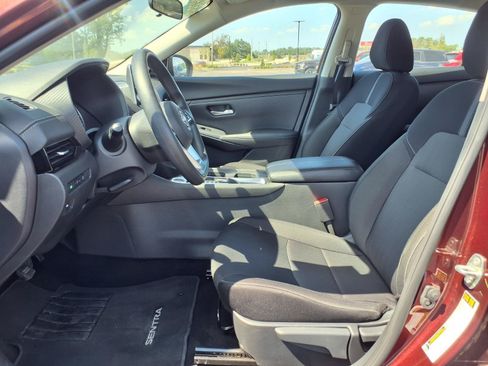 Used 2025 Nissan Sentra SV FWD image 22
