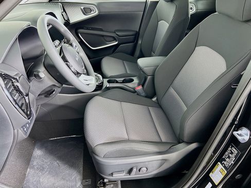 New 2025 Kia Soul S image 3