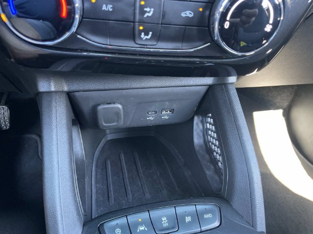 Used 2025 Chevrolet TrailBlazer LT AWD/4WD image 23