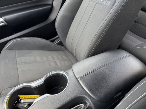 Certified 2022 Ford Mustang Coupe RWD image 14