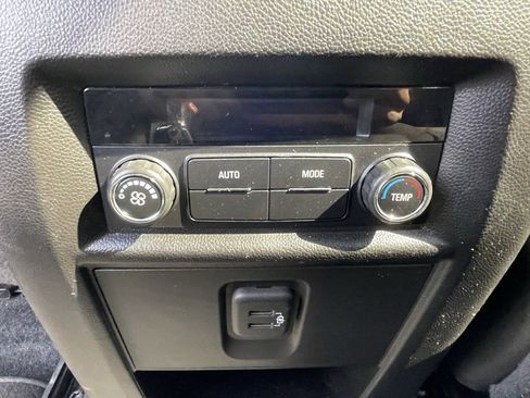 Certified 2023 Chevrolet Traverse LT image 25