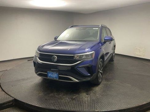 Used 2022 Volkswagen Taos SE AWD/4WD image 3