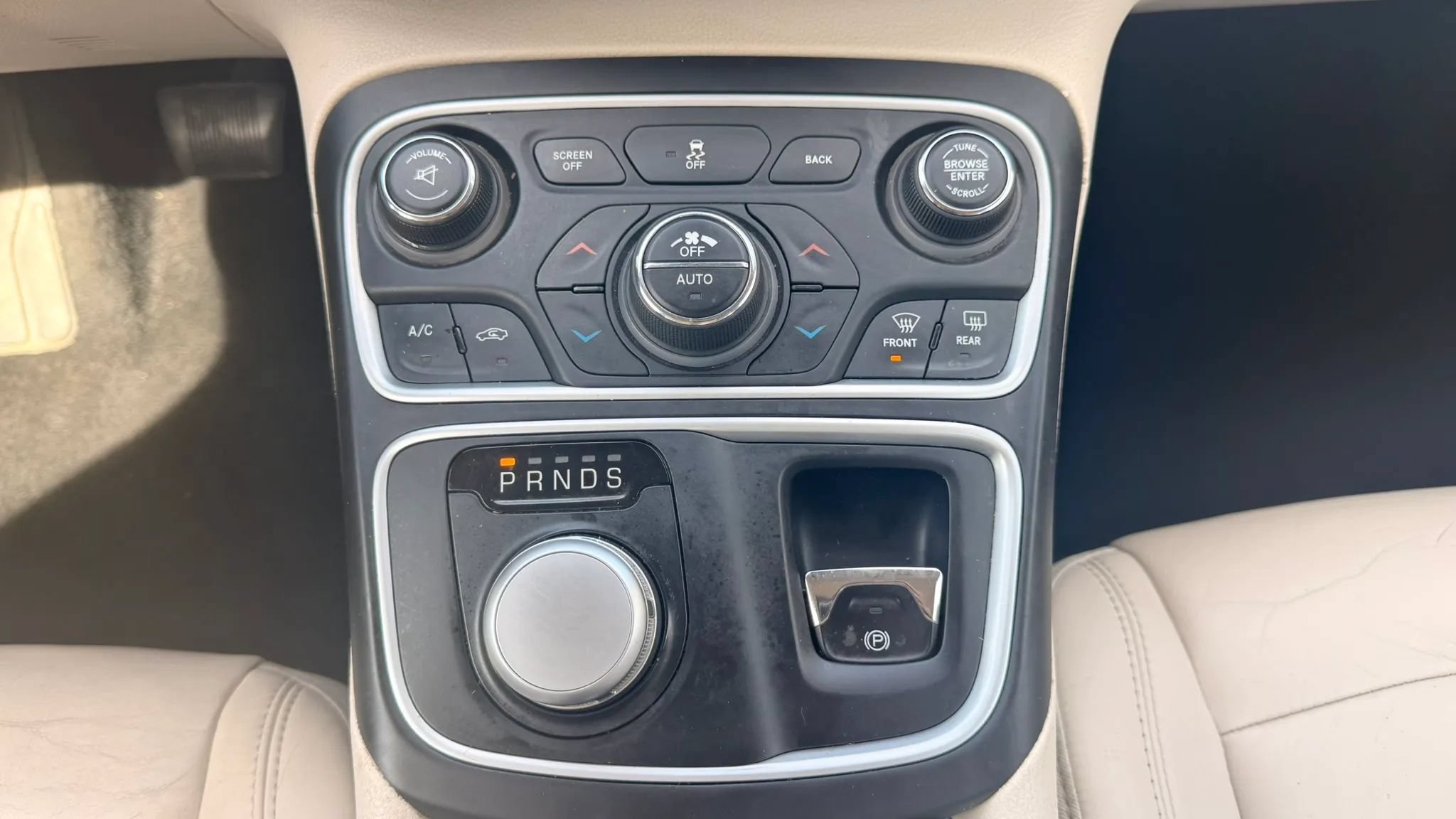Used 2015 Chrysler 200 C w/ Navigation & Sound Group I FWD image 23