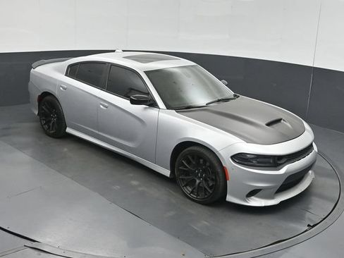 Used 2020 Dodge Charger R/T w/ Plus Group RWD image 40