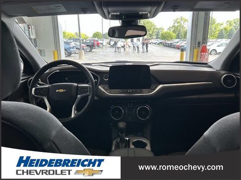 Used 2024 Chevrolet Blazer LT w/ Convenience Package FWD image 16