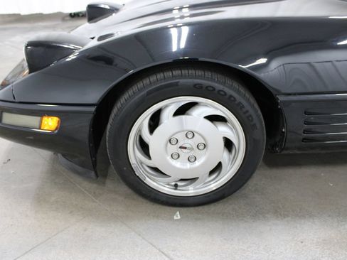 Used 1994 Chevrolet Corvette Coupe RWD image 14