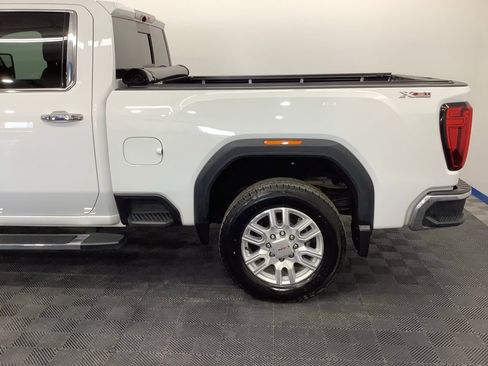Used 2021 GMC Sierra 2500 SLT w/ SLT Preferred Package image 4