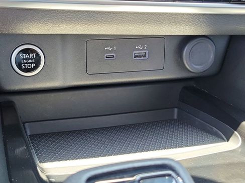 Used 2023 Nissan Rogue SL w/ SL Premium Package FWD image 13