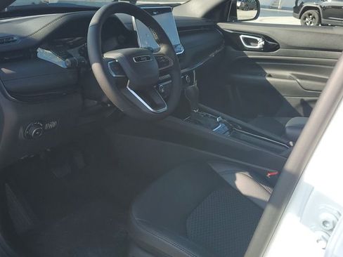 New 2026 Jeep Compass Latitude image 18