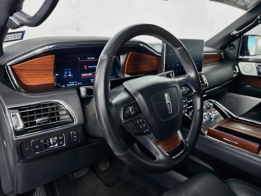 Used 2022 Lincoln Navigator Reserve RWD image 9