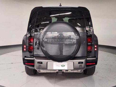 Used 2025 Land Rover Defender 130 X-Dynamic SE AWD/4WD image 15