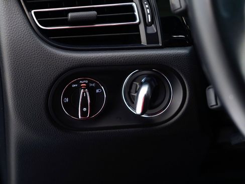 Used 2022 Porsche Macan S image 30