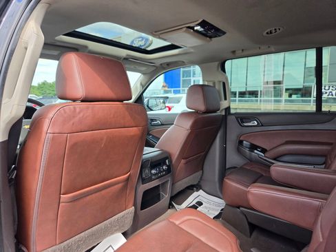 Used 2020 Chevrolet Suburban Premier AWD/4WD image 27