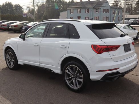 Used 2022 Audi Q3 2.0T Premium w/ Black Optic Sport Package image 7