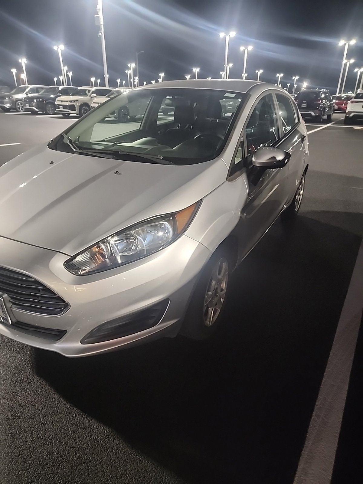 Used 2016 Ford Fiesta SE w/ Cold Weather Package FWD image 3