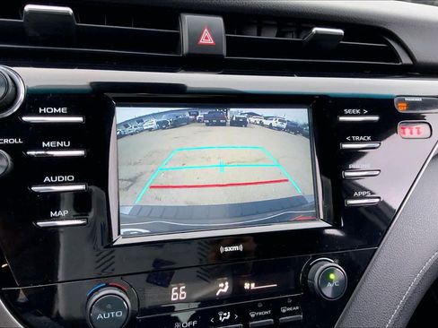 Used 2020 Toyota Camry SE image 26