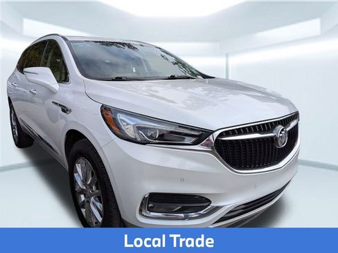 Used 2020 Buick Enclave Premium w/ Sun and Sites Package image 4