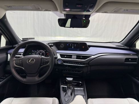 Used 2022 Lexus UX 250h w/ Premium Package image 27