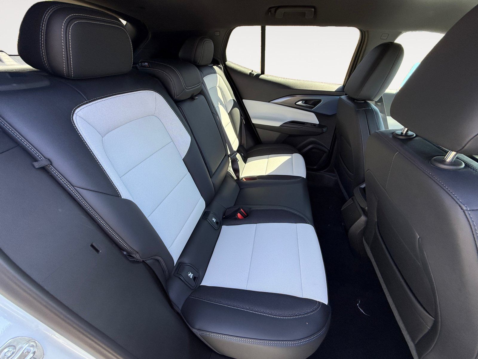 Used 2024 Chevrolet Equinox EV LT w/ Active Safety Package 3 FWD image 18