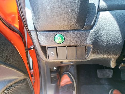 Used 2018 Honda Fit LX image 21