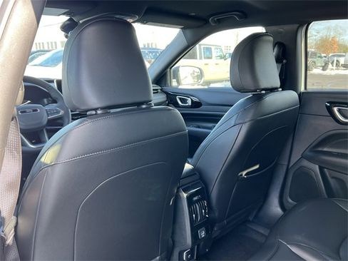 New 2026 Jeep Compass Limited image 31