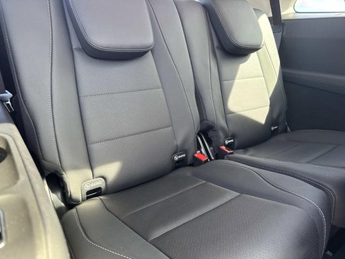 Used 2026 Mercedes-Benz GLS 450 4MATIC image 9