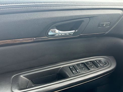 Used 2013 GMC Acadia Denali AWD/4WD image 30