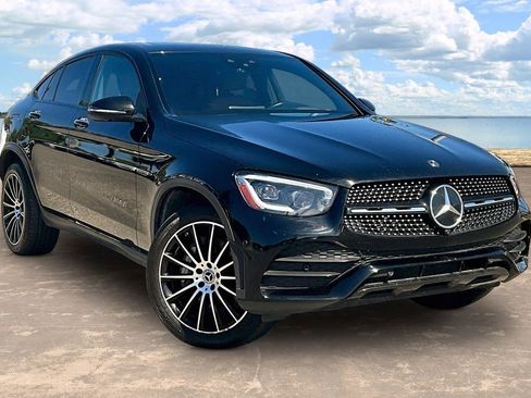 Used 2020 Mercedes-Benz GLC 300 4MATIC Coupe image 3