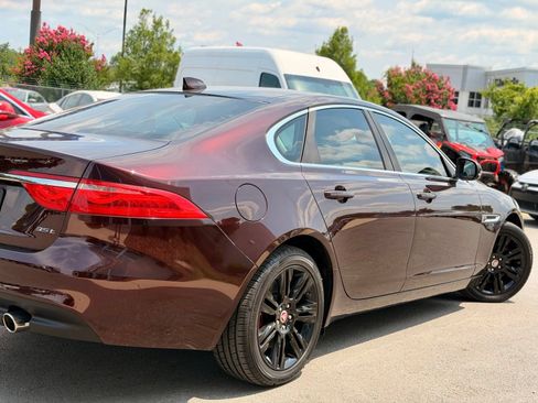 Used 2016 Jaguar XF Premium RWD image 5
