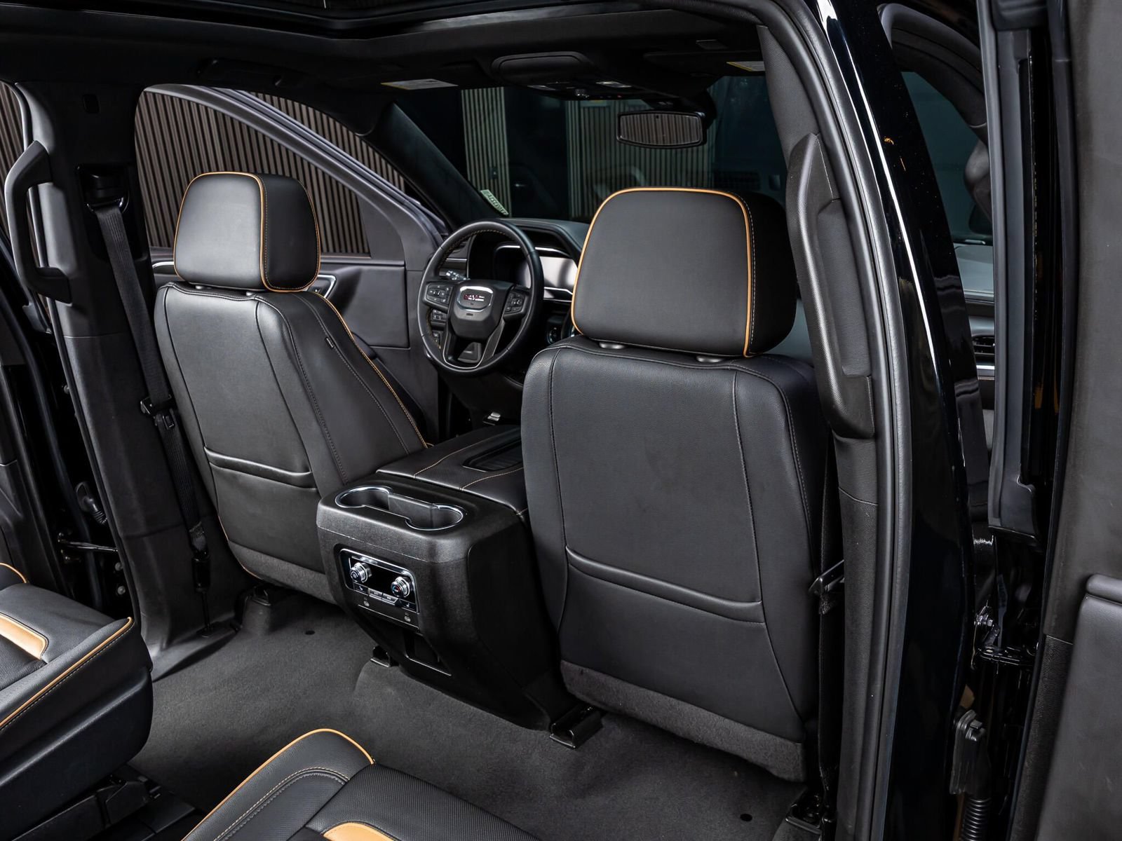 Used 2022 GMC Yukon AT4 AWD/4WD image 29
