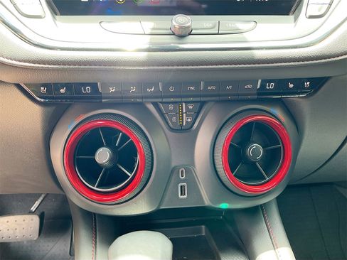 Used 2024 Chevrolet Blazer RS w/ Enhanced Convenience Package image 16