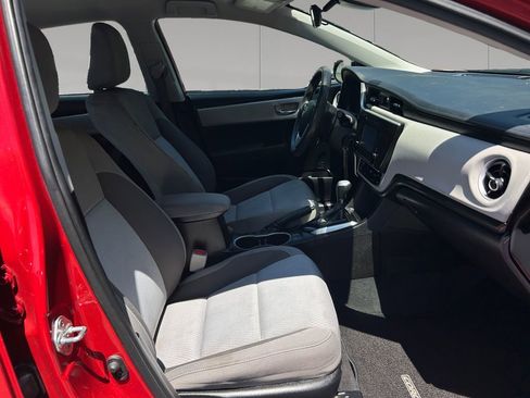 Used 2018 Toyota Corolla LE FWD image 17