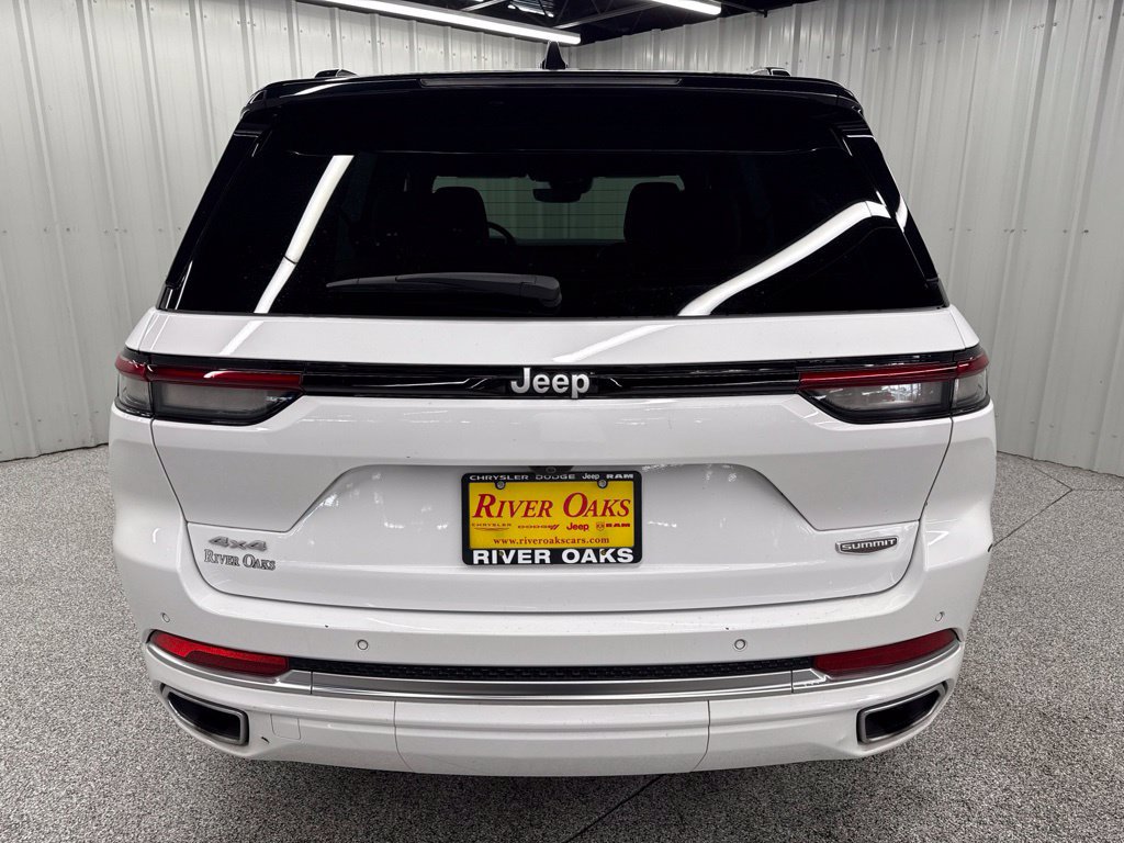 Used 2025 Jeep Grand Cherokee Summit w/ MOPAR Finishing Package AWD/4WD image 5