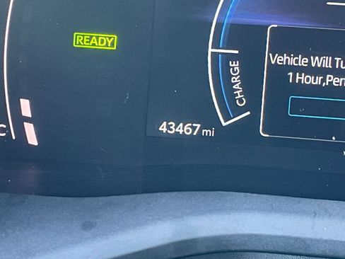 Used 2025 Toyota Camry LE image 41