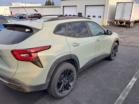 Used 2025 Chevrolet Trax ACTIV w/ Sunroof Package image 7