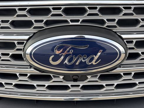 Certified 2022 Ford Explorer Limited w/ Equipment Group 301A image 14