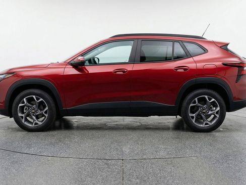 Used 2025 Chevrolet Trax LT FWD image 5