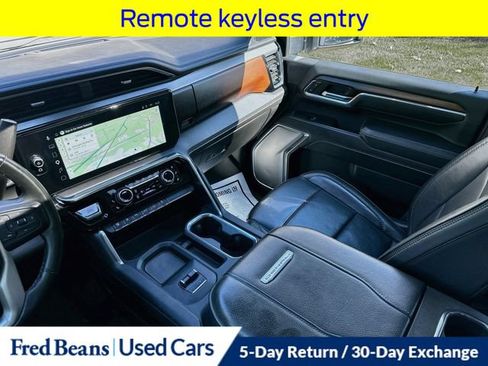 Used 2024 GMC Sierra 3500 Denali w/ Denali Reserve Package AWD/4WD image 32