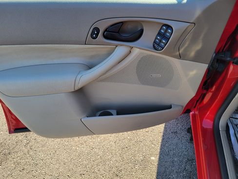 Used 2007 Ford Focus SES image 18