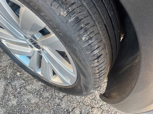 Used 2022 Volkswagen Atlas Cross Sport SE image 7