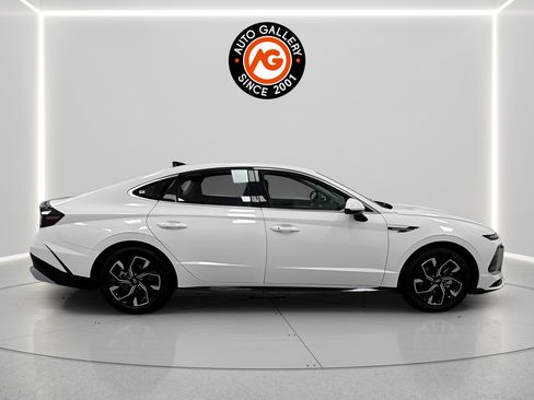 Used 2024 Hyundai Sonata SEL FWD image 8